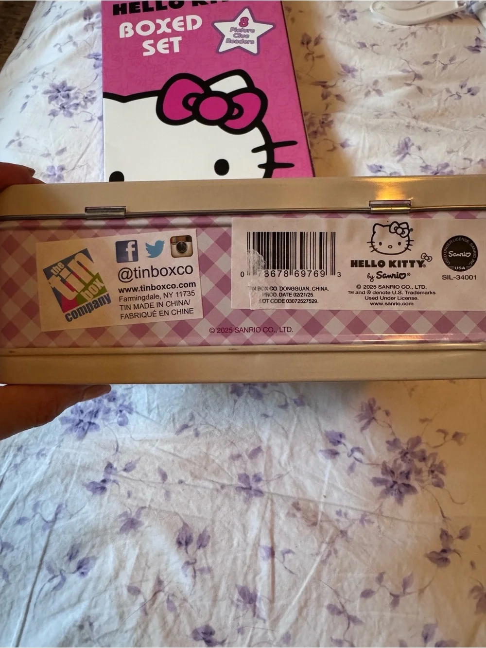 NEW Hello Kitty Tin Lunch Box & 8 Early Reader Picture Clues Books Boxed Set